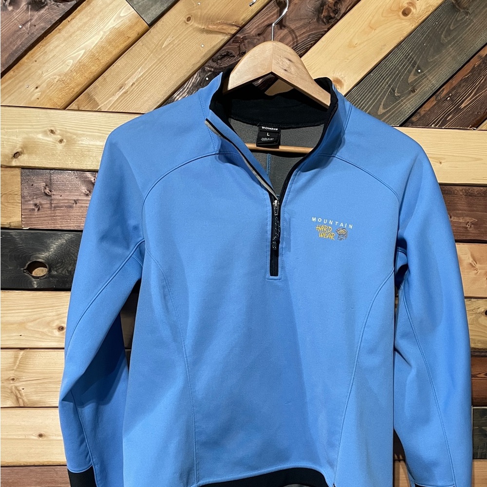Vintage Woman’s size L Mountain Hardware 1/4 Zip.